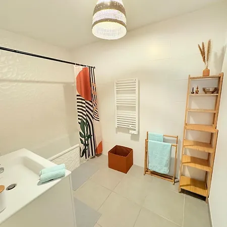 Elegant Et Cosy T3 Neuf, Parking شقة *