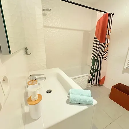 Elegant Et Cosy T3 Neuf, Parking Apartamento *